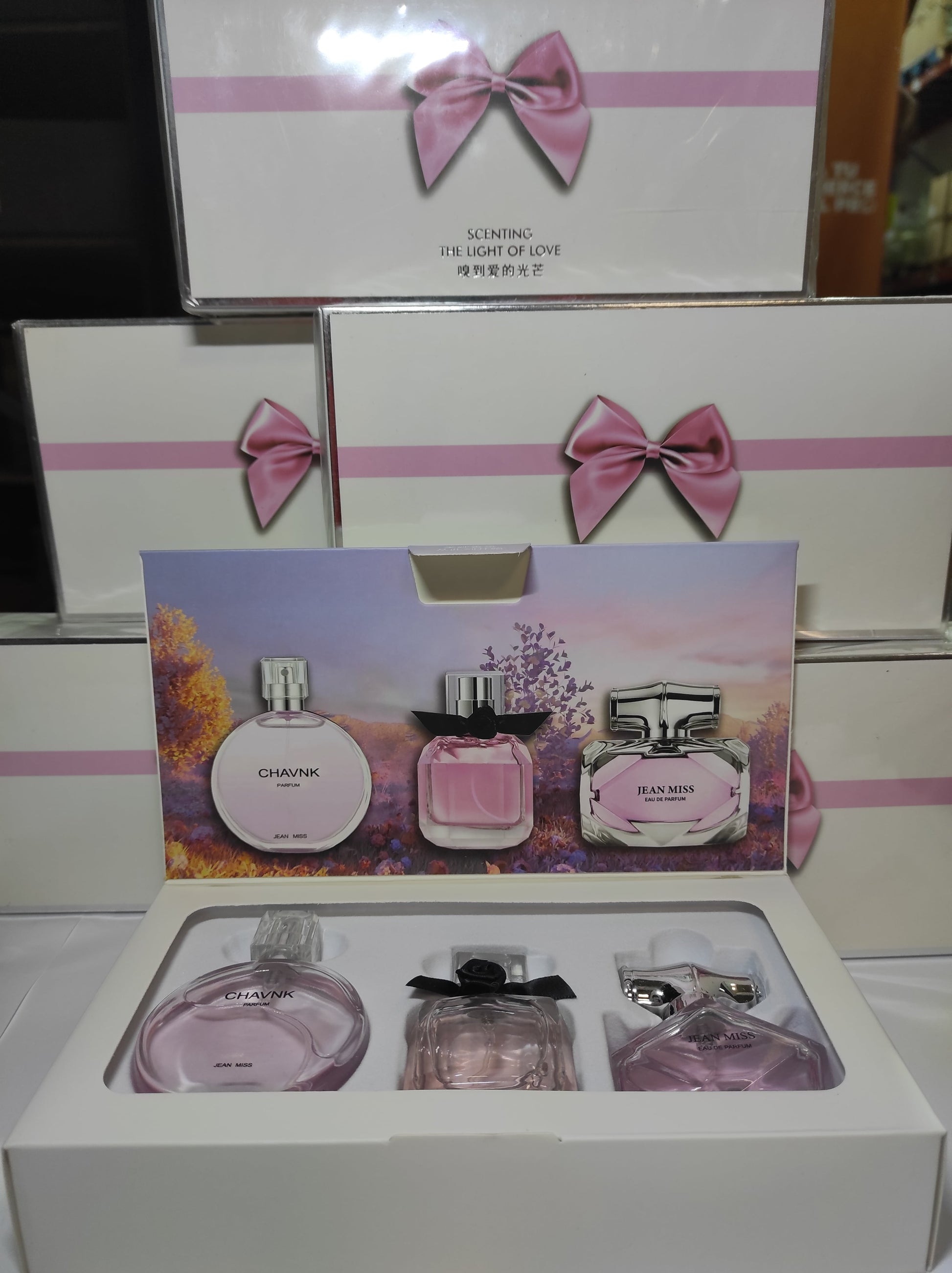 Conjuntos de 3 perfumes para mujer caja rosa (no réplica) - additional image 9