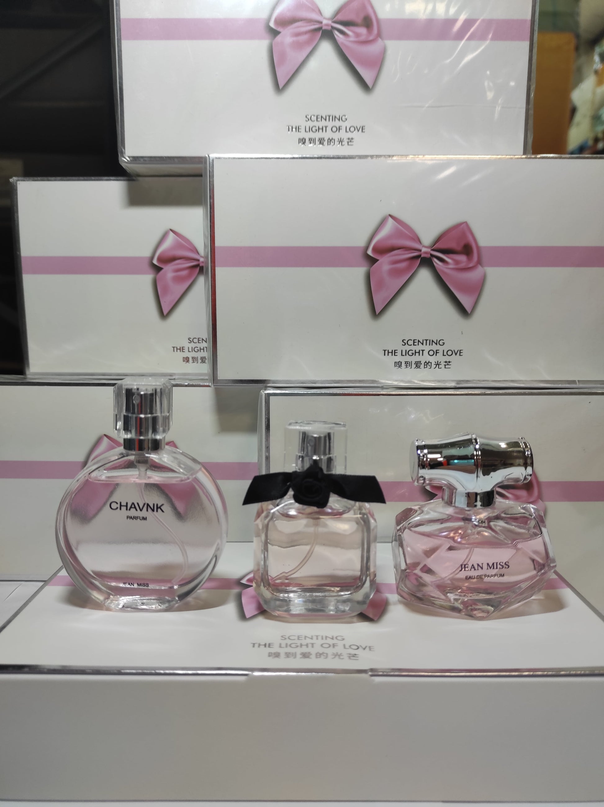 Conjuntos de 3 perfumes para mujer caja rosa (no réplica) - additional image 15